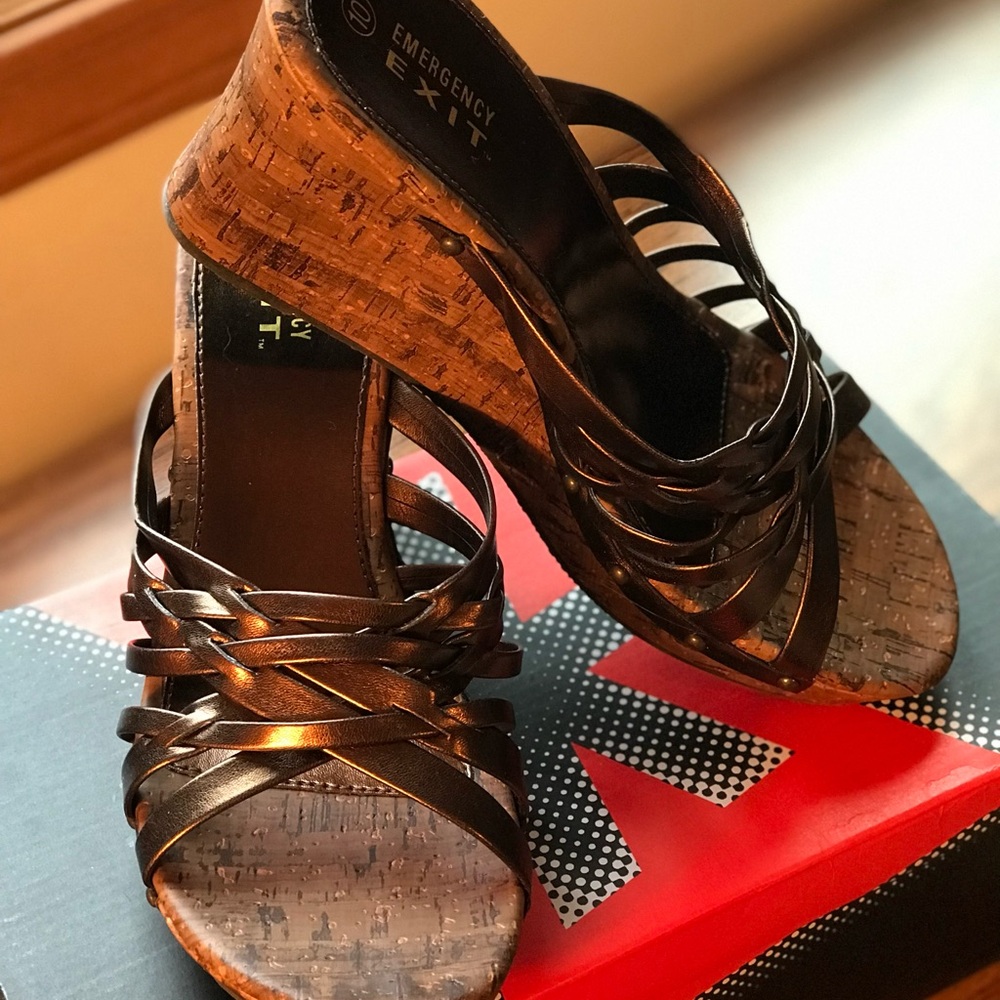 Elegant Bronze Faux Cork Wedge Sandals